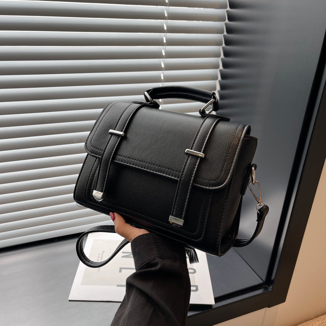 Versatile Minimalist Shoulder Bag