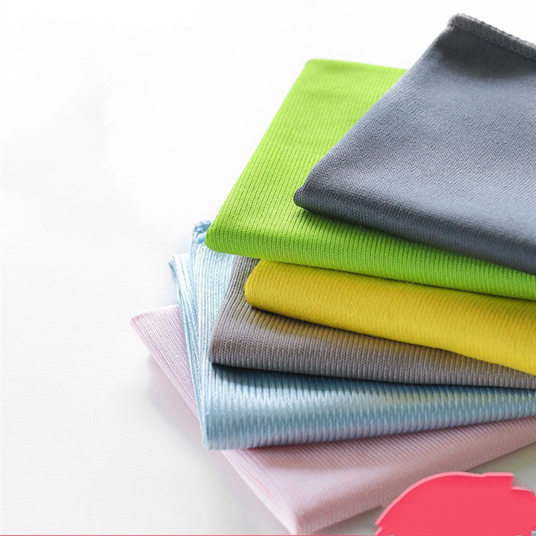 Absorbent, Lint-Free Microfiber Cloth