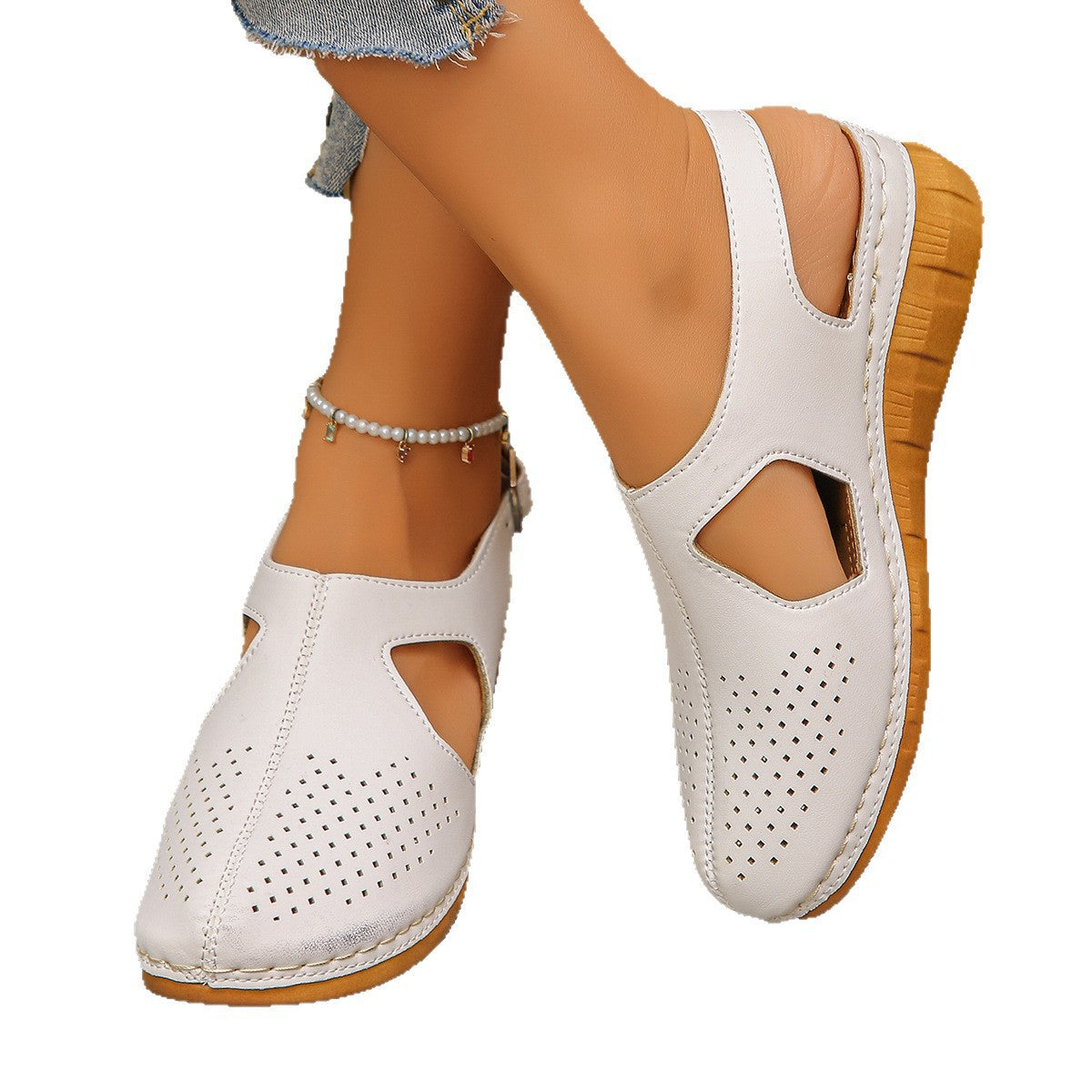 Lightweight slippers with thick sole and buckle strap